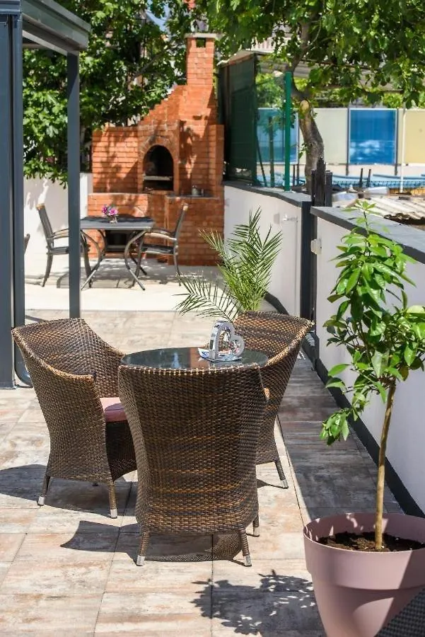 Apartment In Okrug Gornji With Sea View, Balcony, Air Conditioning, Wifi 5134-6 Trogir