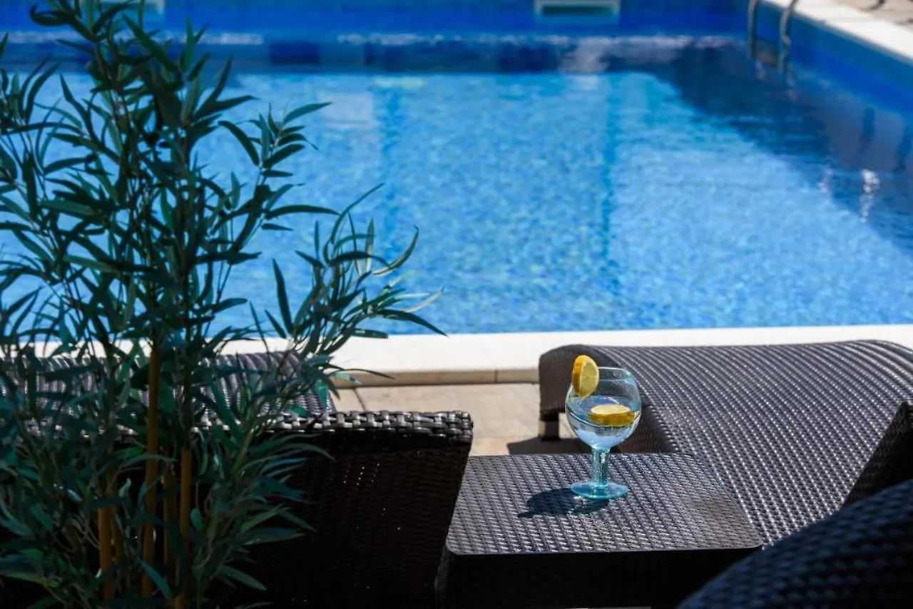 Apartment In Okrug Gornji With Sea View, Balcony, Air Conditioning, Wifi 5134-6 Traù